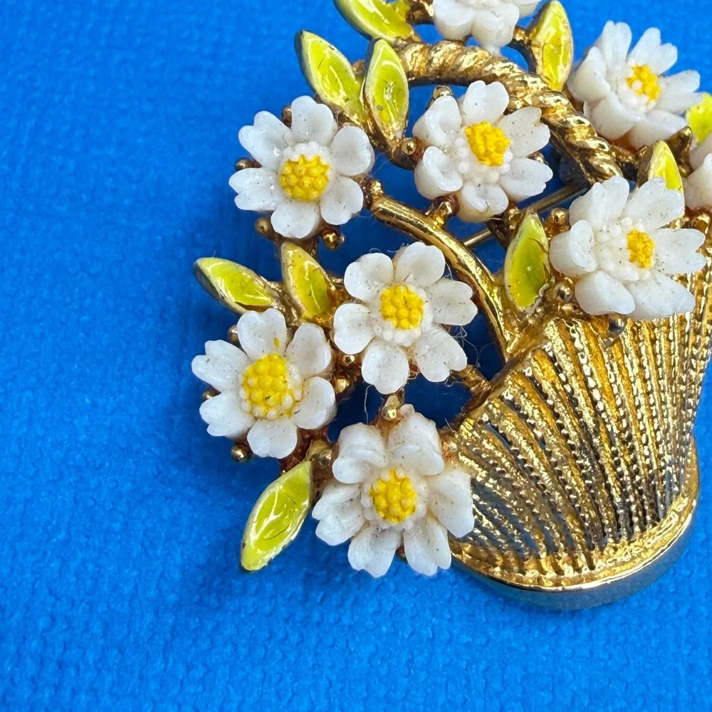 Arthur Pepper Flower Basket‎ Brooch Enamel Gold Tone Floral Mid Mod MCM